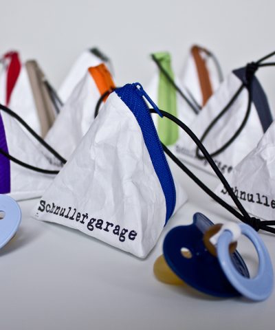 Täschchen / Schnullergarage